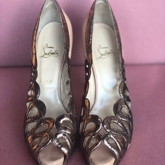 Rose gold metallic Christian Louboutin heels - Picture 5 of 5